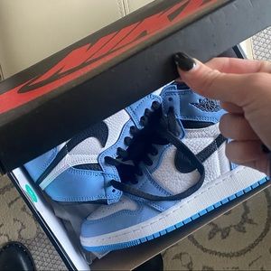 Air Jordan 1 Retro High OG ‘University Blue'